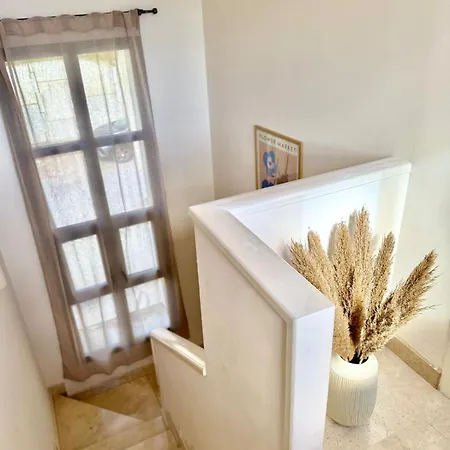 Casa De La Alegria, 3-bedroom House Near Cabopino & Golf, بيت للعطل ماربيا