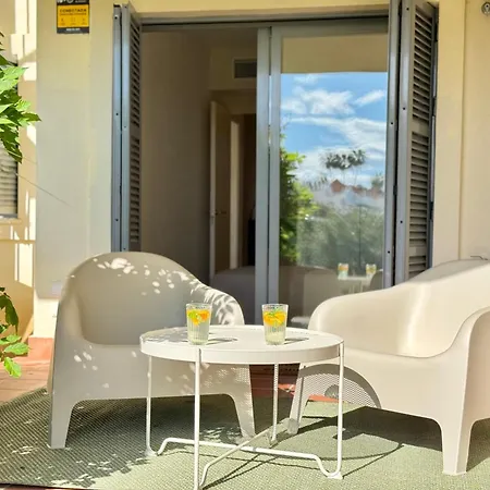 Casa De La Alegria, 3-bedroom House Near Cabopino & Golf, * ماربيا