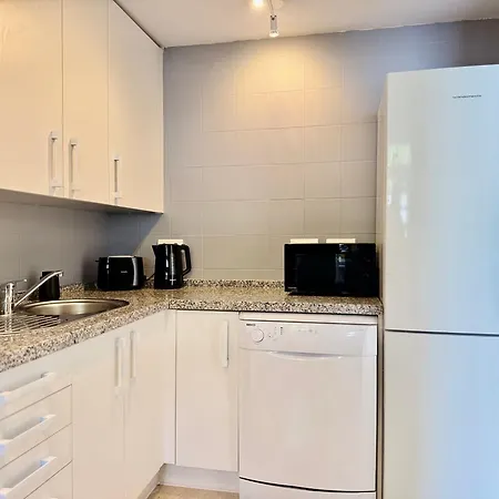 Casa De La Alegria, 3-bedroom House Near Cabopino & Golf, بيت للعطل