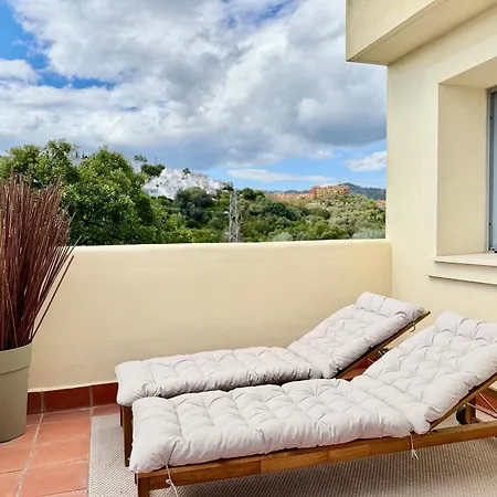 Casa De La Alegria, 3-bedroom House Near Cabopino & Golf,